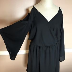 Sans Souci black cold shoulder dress size L